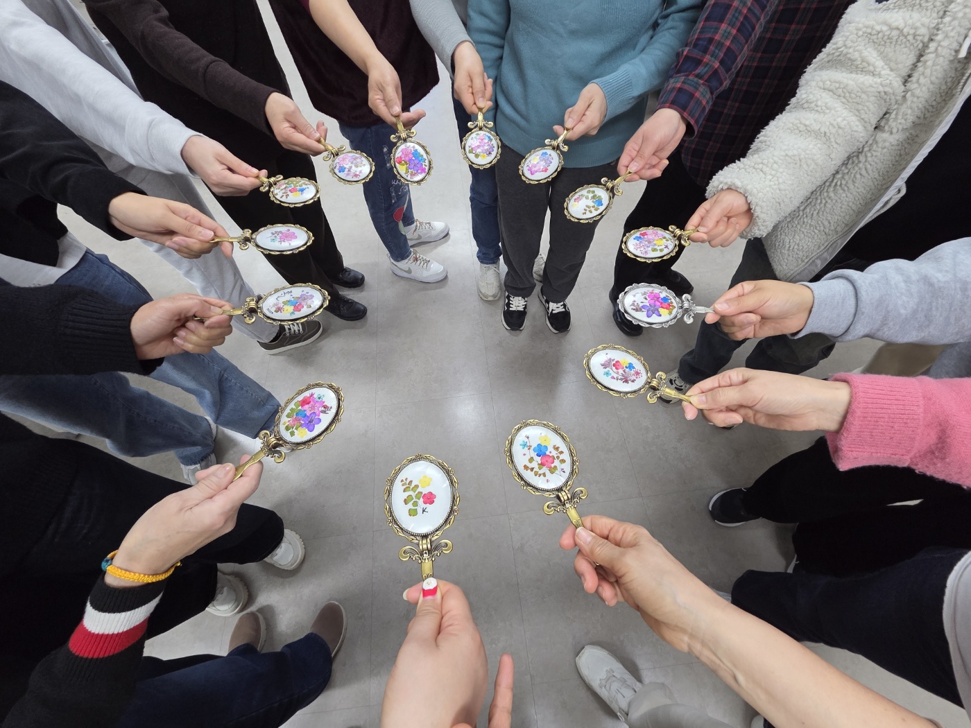 11/18 지역주민과 북한이탈주민이 함께하는 문화프로그램(2차)-누름꽃 공예 3회차 사진